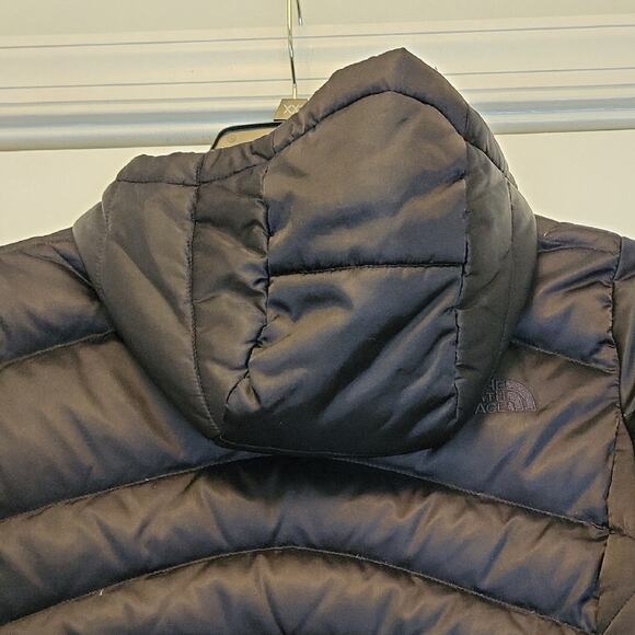 The North Face Women's Black Puffer Jacket Size M - Picture 4 of 14